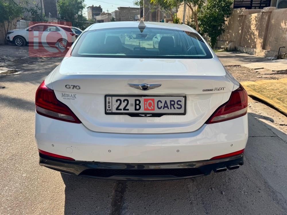 جنسس G70